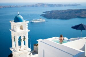 Read more about the article Luxury Travel Destinations on a Budget