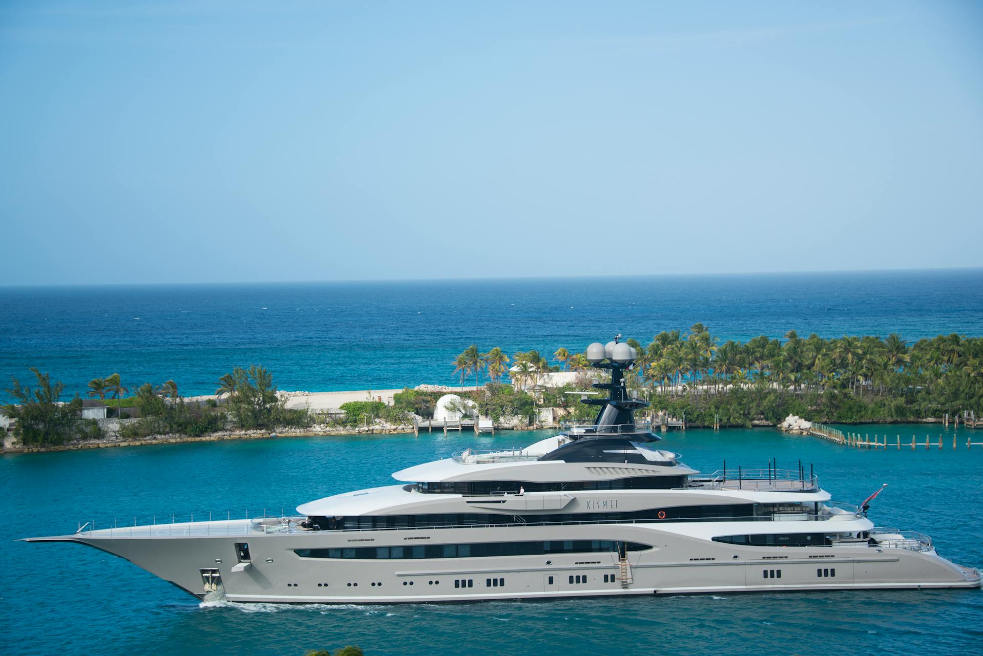 Read more about the article Opulent Escapes: Exploring the World’s Most Lavish Yacht Destinations